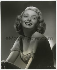 4d746 PATRICIA NEAL  7.5x9 still 1949 smiling in low-cut blouse about to make The Fountainhead!