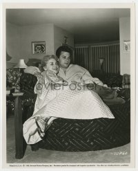 4d948 TONY CURTIS/JANET LEIGH  8x10 key book still 1953 relaxing & spending time together at home!