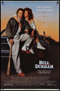 4g576 BULL DURHAM 1sh 1988 great image of baseball player Kevin Costner & sexy Susan Sarandon