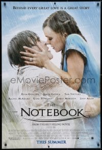 4g813 NOTEBOOK advance DS 1sh 2004 romantic close up of Ryan Gosling & Rachel McAdams in the rain!