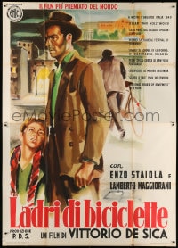 4j098 BICYCLE THIEF Italian 2p R1955 Vittorio De Sica's classic Ladri di biciclette, wonderful art!