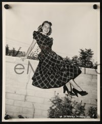 4m994 TERRY MOORE 2 8x10 stills 1948 great images of the sexy star promoting Return of October!