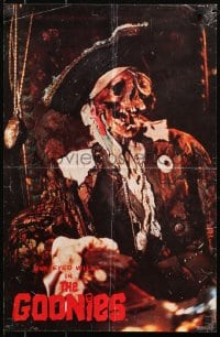 4r312 GOONIES 16x25 special poster 1985 Richard Donner, great close-up of pirate One Eyed Willy!