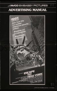 4s660 ESCAPE FROM NEW YORK pressbook 1981 John Carpenter, Jackson art of decapitated Lady Liberty!