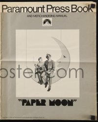 4s843 PAPER MOON pressbook 1973 great image of smoking Tatum O'Neal with dad Ryan O'Neal!