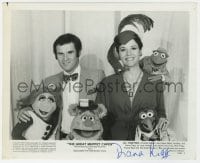 4x334 DIANA RIGG signed 8x10 still 1981 with Charles Grodin & puppets in The Great Muppet Caper!
