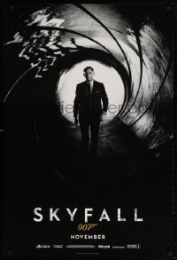 4z884 SKYFALL teaser DS 1sh 2012 November style, Daniel Craig as James Bond standing in gun barrel!