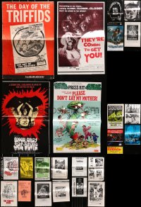 5a153 LOT OF 24 CUT HORROR/SCI-FI PRESSBOOKS 1960s-1970s advertising a variety of movies!