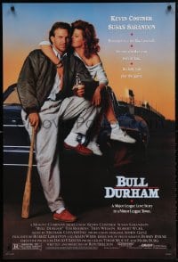 5g562 BULL DURHAM 1sh 1988 great image of baseball player Kevin Costner & sexy Susan Sarandon