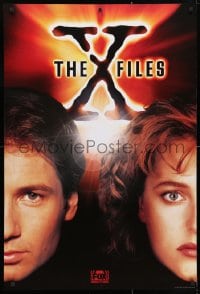 5g106 X-FILES tv poster 1994 close-up image of FBI agents David Duchovny & Gillian Anderson!