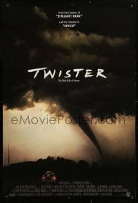 5g951 TWISTER int'l DS 1sh 1996 storm chasers Bill Paxton & Helen Hunt, cool tornado image!