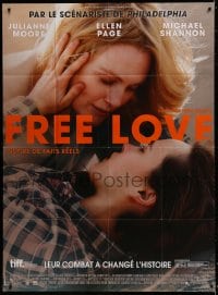 5j355 FREEHELD French 1p 2016 Peter Sollett, Julianne Moore and Ellen Page about to kiss!