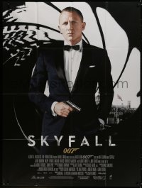 5j818 SKYFALL French 1p 2012 great image of Daniel Craig as James Bond in tuxedo with gun in hand!