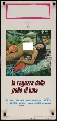 5y702 MOON SKIN Italian locandina 1973 sexy full-length Zeudi Araya Cristaldi laying on tree!