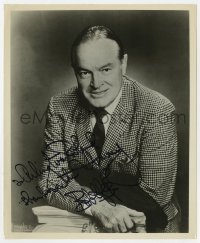 6b720 BOB HOPE signed 8x10 REPRO still 1970s portrait of the legendary comedian in suit & tie!