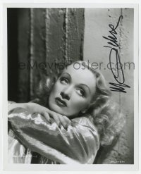 6b886 MARLENE DIETRICH signed 8x10 REPRO still 1980s sexy close up Paramount publicity portrait!
