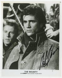 6b343 MEL GIBSON signed 8x10 still 1984 great close up as Fletcher Christian in The Bounty!