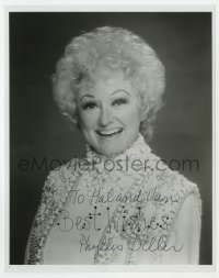 6b930 PHYLLIS DILLER signed 8x10 REPRO still 1970s great smiling portrait of the zany comedienne!
