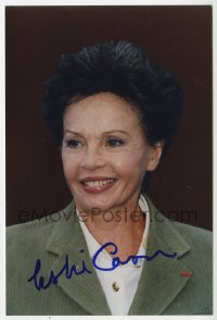 6b424 LESLIE CARON signed 5x8 color photo 2001 the French actress later in her career!
