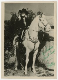 6b443 WILLIAM BOYD signed 5x7 photo 1950s as Hopalong Cassidy with gun drawn on horseback!
