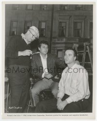 6h119 APARTMENT candid 8x10.25 still 1960 Tony Curtis & Jack Lemmon with Billy Wilder on the set!
