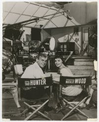 6h375 GIRL HE LEFT BEHIND candid 7.5x9.25 still 1956 Natalie Wood & Tab Hunter in their chairs!