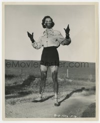 6h985 WOMAN OF DISTINCTION 8.25x10 still 1950 Rosalind Russell covered in mud by Lippman!