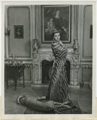 6h953 VISIT 8.25x10 still 1964 Ingrid Bergman in a truly regal pose with her pet leopard!