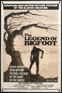 6j503 LEGEND OF BIGFOOT 1sh 1976 cool different artwork of the elusive creature standing by tree!