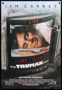 6r956 TRUMAN SHOW advance 1sh 1998 cool image of Jim Carrey on large screen, Peter Weir!