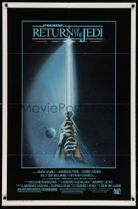 7b787 RETURN OF THE JEDI 1sh 1983 George Lucas, art of hands holding lightsaber by Reamer!