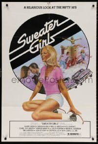 7b886 SWEATER GIRLS 1sh 1978 hilarious look at the nifty fifties, great sexy artwork!