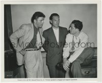 7f217 BURT LANCASTER 8.25x10 still 1947 great candid conferring with two guys between scenes!