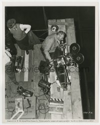 7f523 IT CAME FROM OUTER SPACE candid 8x10 key book still 1953 cinematographer on high platform, 3D!