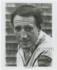 7f535 JAWS 8.25x10 still 1975 head & shoulders portrait of Roy Scheider, Steven Spielberg classic!