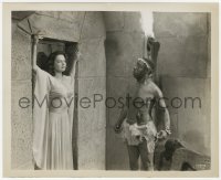 7f568 JUNGLE QUEEN chapter 9 8.25x10 still 1945 native Clarence Muse stares at sexy Lois Collier!