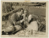 7f680 MUMMY'S TOMB 8x10.25 still R1948 Dick Foran & Elyse Knox sharing a sandwich at picnic!