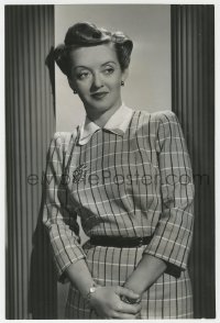 7h290 MAN WHO CAME TO DINNER deluxe 8.25x12.5 still 1942 posed portrait of Bette Davis by Bert Six!