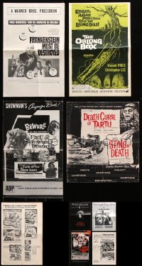 7m124 LOT OF 9 UNCUT HORROR PRESSBOOKS 1960s-1970s advertising for a variety of scary movies!