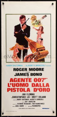 7w610 MAN WITH THE GOLDEN GUN Italian locandina R1970s Sciotti art of Moore as James Bond & sexy girls!