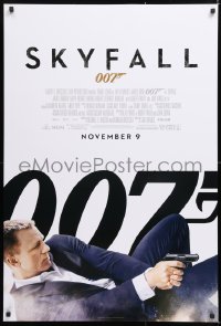 7z875 SKYFALL advance DS 1sh 2012 November 9 style, Daniel Craig as James Bond on back shooting gun!
