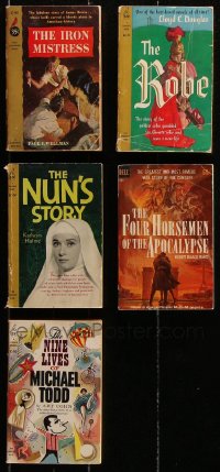 8d487 LOT OF 5 PAPERBACK BOOKS 1950s-1960s Four Horsemen of the Apocalypse, The Robe & more!