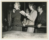8g080 ADDRESS UNKNOWN candid 8.25x10 still 1944 William Cameron Menzies, Mate & cast on set by Head!