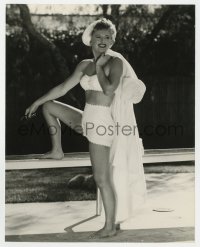 8g124 BARBARA STANWYCK TV 7.5x9.25 still 1960 full-length in sexy swimsuit posing on diving board!