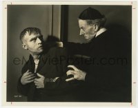8g161 BRIDE OF FRANKENSTEIN 8x10.25 still 1935 c/u of Ernest Thesiger grabbing scared Dwight Frye!