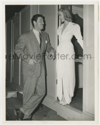 8g232 DANGEROUS PARTNERS candid deluxe 8x10.25 still 1945 James Craig clowning w/sexy Audrey Totter!