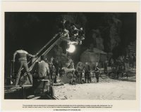 8g276 DUNE candid 8x10 still 1984 David Lynch & crew with camera crane filming a scene!