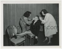 8g051 EASTER PARADE candid 4x5 still 1948 Judy Garland getting hair & makeup work, deleted scene!