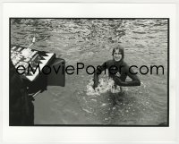 8g046 JAWS deluxe candid 8x10 file photo 1975 Spielberg in wet suit filmed in water by Goldman!