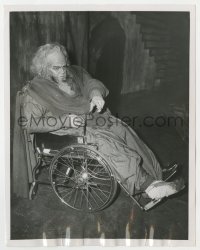 8g503 KING LEAR 7.25x9 news photo 1956 wheelchair bound Orson Welles in costume with broken foot!